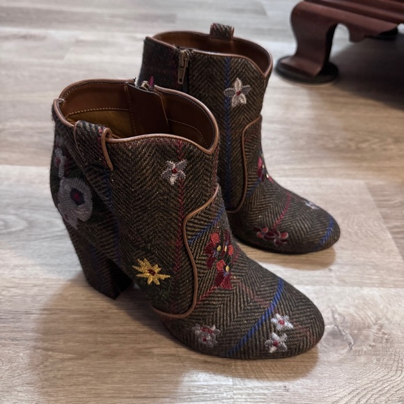 Indigo Road Juke Brown Booties Medium Fabric Floral Embroidery Women’s 10 - Picture 5 of 9